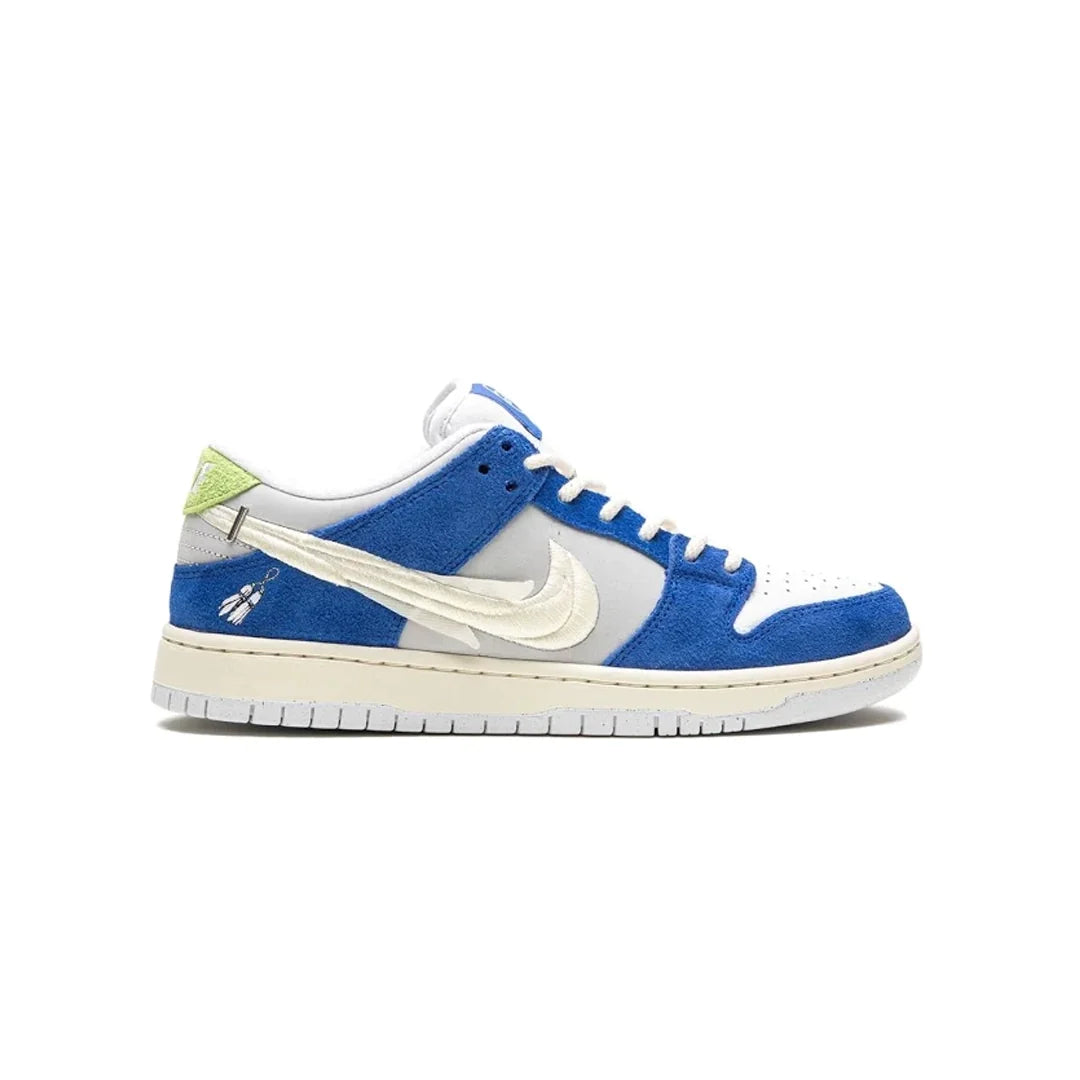 Dunk low pro sb best sale skate shoes