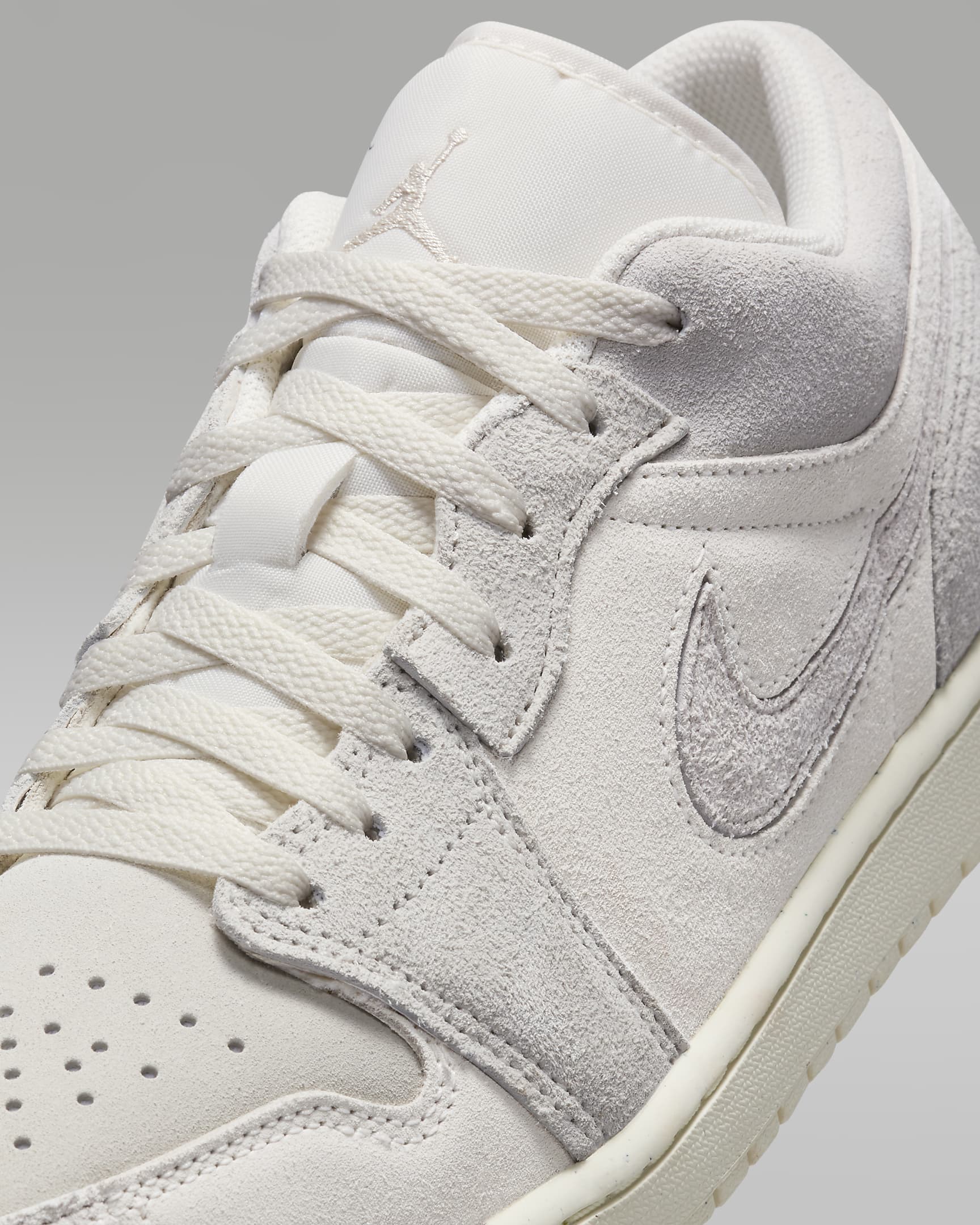 Pale ivory jordan 1 on sale