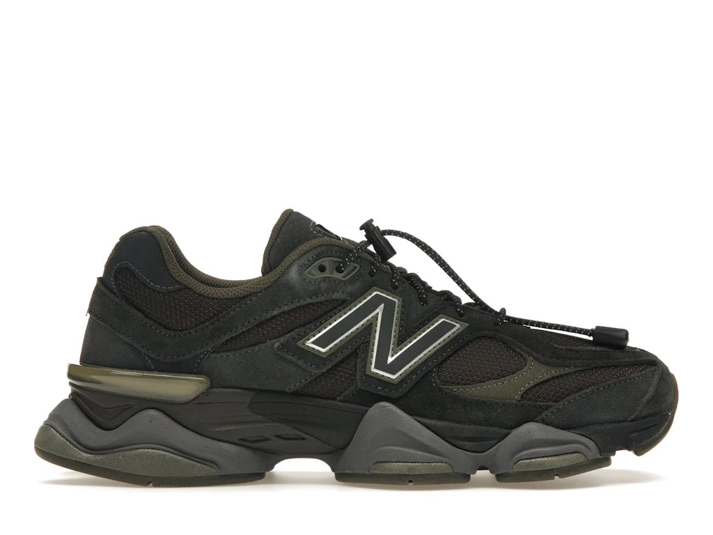 New Balance 9060
  Blacktop Dark Moss