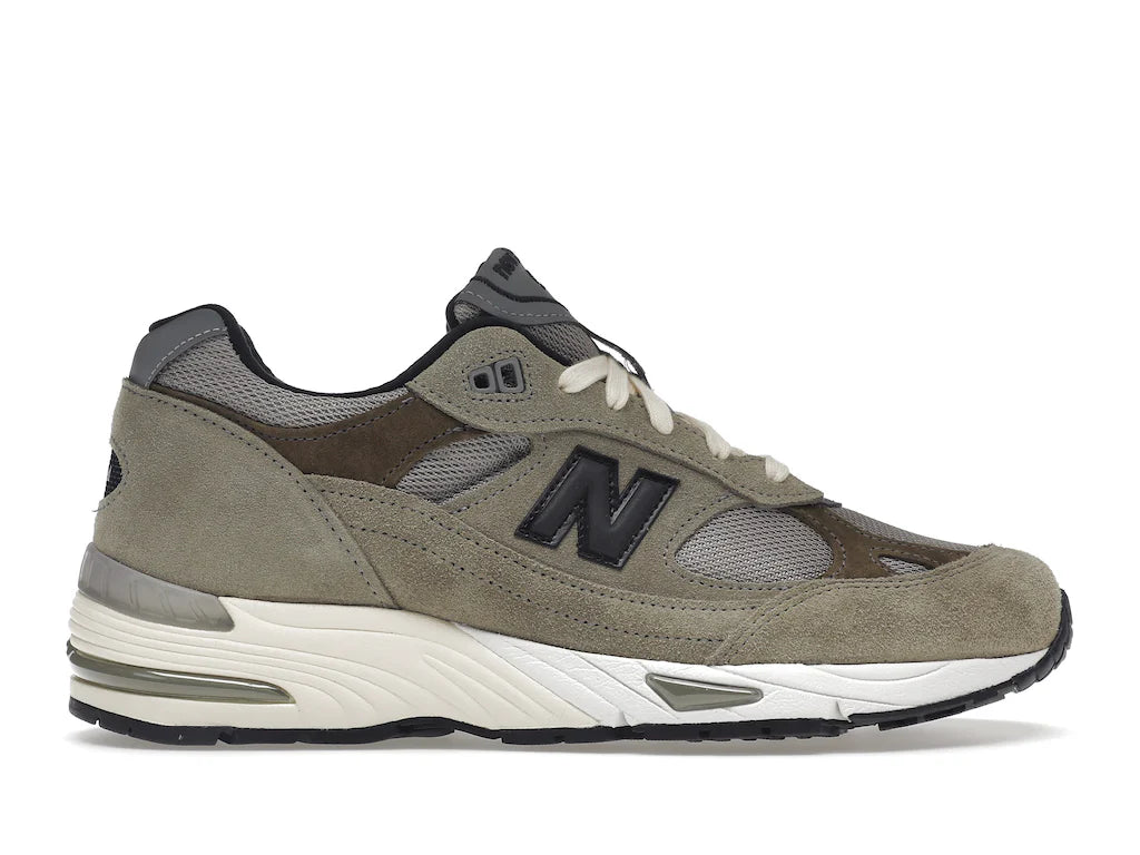 New Balance 991
  MiUK JJJJound Grey Olive