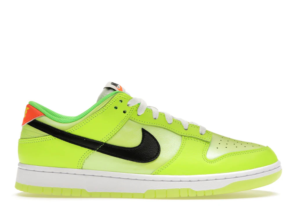 Nike Dunk Low SE
 Splash Volt