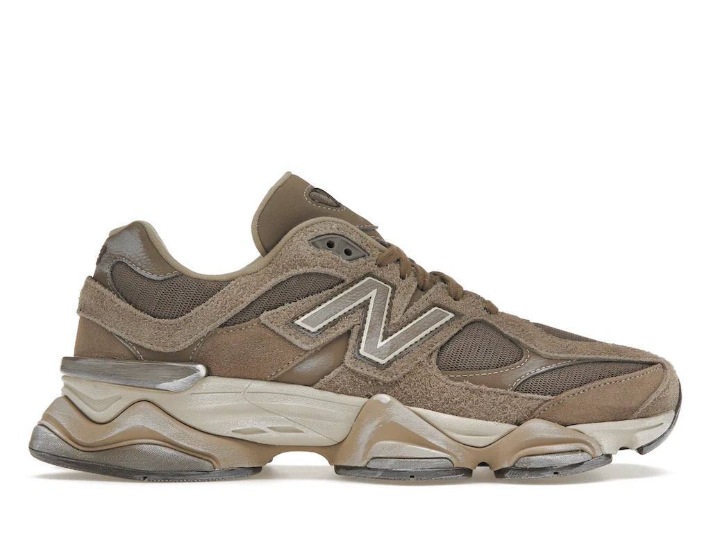 New Balance 9060
  Mushroom Timberwolf