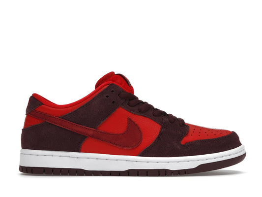 Nike SB Dunk Low
 Cherry