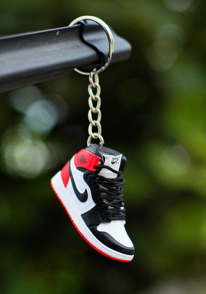 aj1 black toe3D SENAKER KEYCHAIN