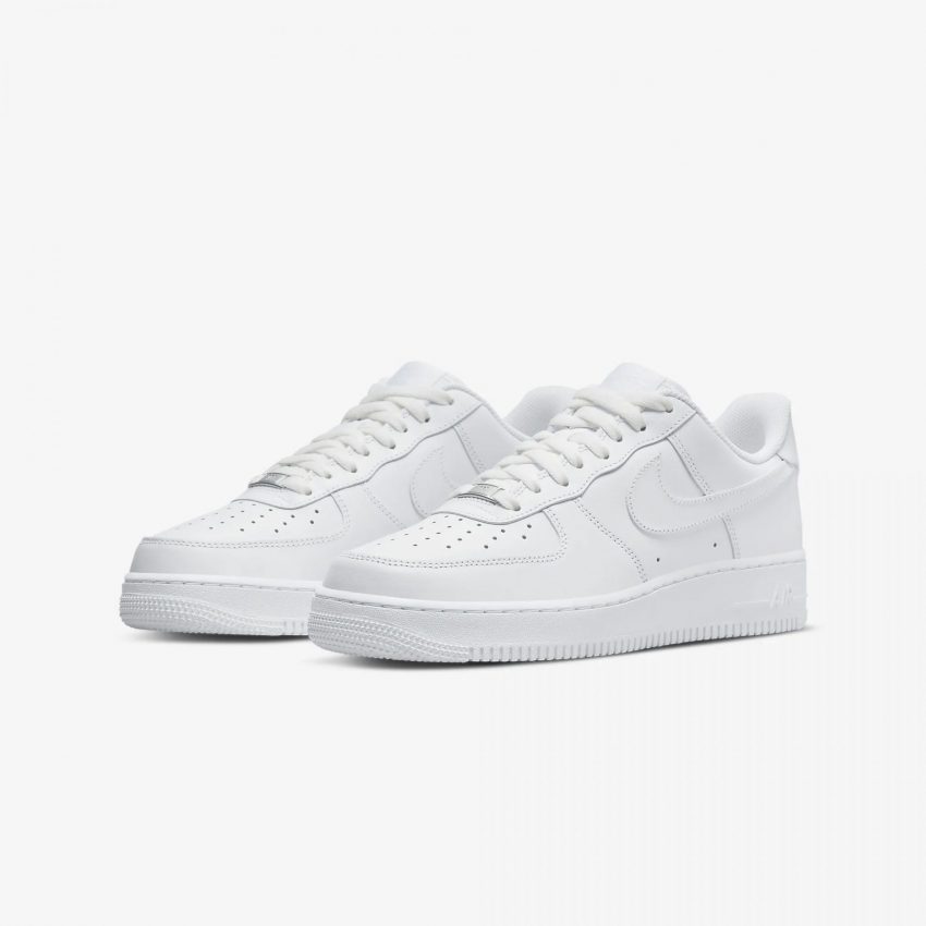 nike air force 1 07 triple white