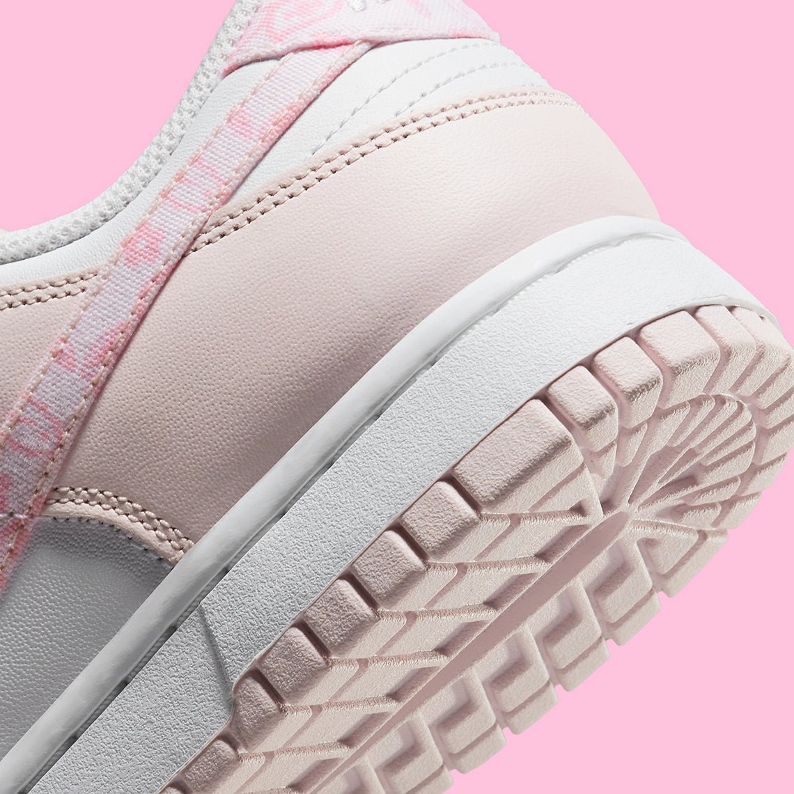 NIKE WMNS Dunk Low Pink Paisley 24